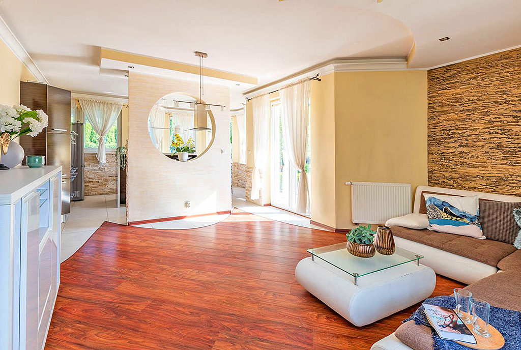 kameralny pokój gościnny w ekskluzywnej willi na sprzedaż Elbląg