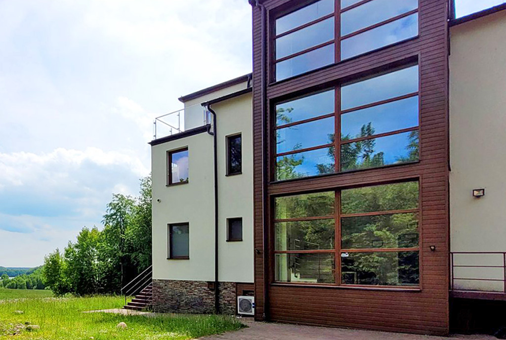 nowoczesna i stylowa bryła ekskluzywnej willi do sprzedaży Gdańsk (okolice)