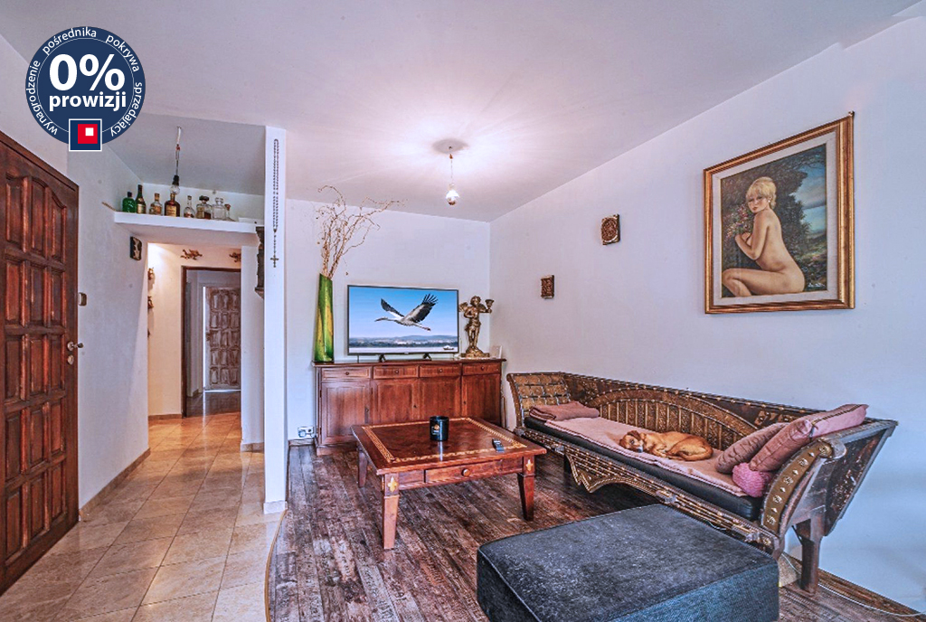 imponujące wnętrze pokoju gościnnego w luksusowym apartamencie do sprzedaży Bolesławiec