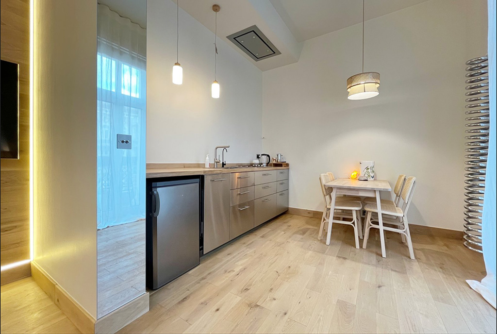 jadalnia i kuchnia w ekskluzywnym apartamencie na sprzsedaż Szczecin