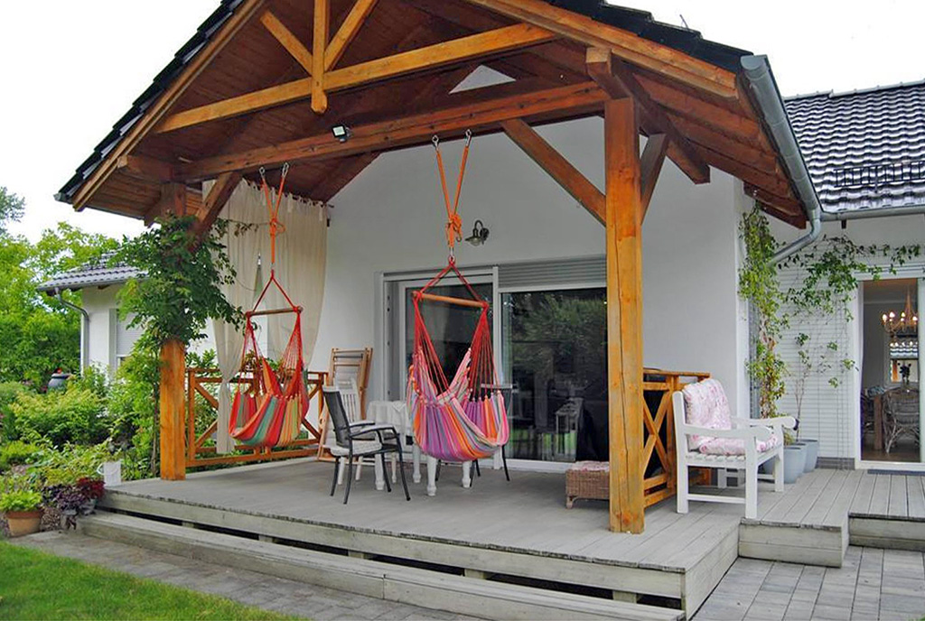 zbliżenie na taras przy ekskluzywnej willi do sprzedaży Zgorzelec (okolice)