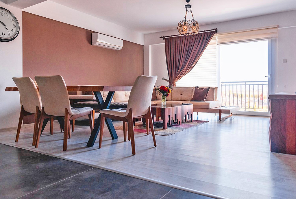 imponujący pokój dzienny w luksusowym apartamencie do sprzedaży Cypr (Iskele)