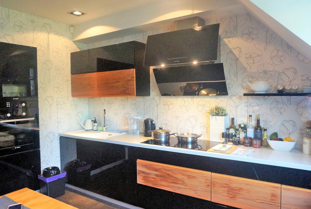 funkcjonalna kuchnia w ekskluzywnym apartamencie do sprzedaży Wrocław
