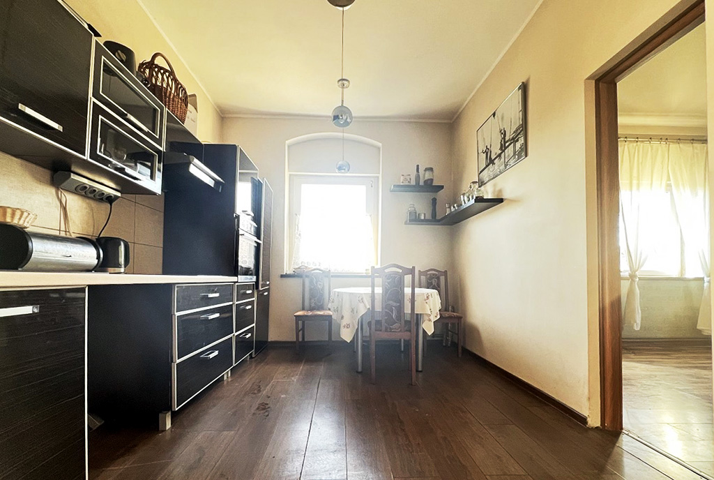 zaprojektowana zgodnie z najnowszymi trendami kuchnia w luksusowym apartamencie na sprzedaż Zielona Góra (okolice)