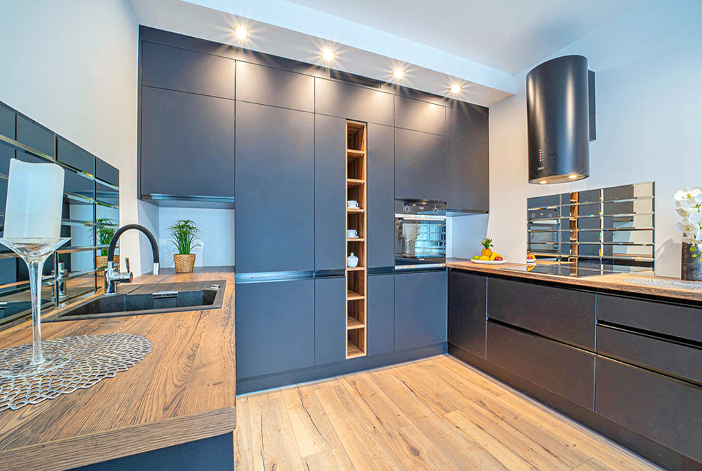 zbliżenie na nowoczesną kuchnię w luksusowym apartamencie do wynajmu Bolesławiec