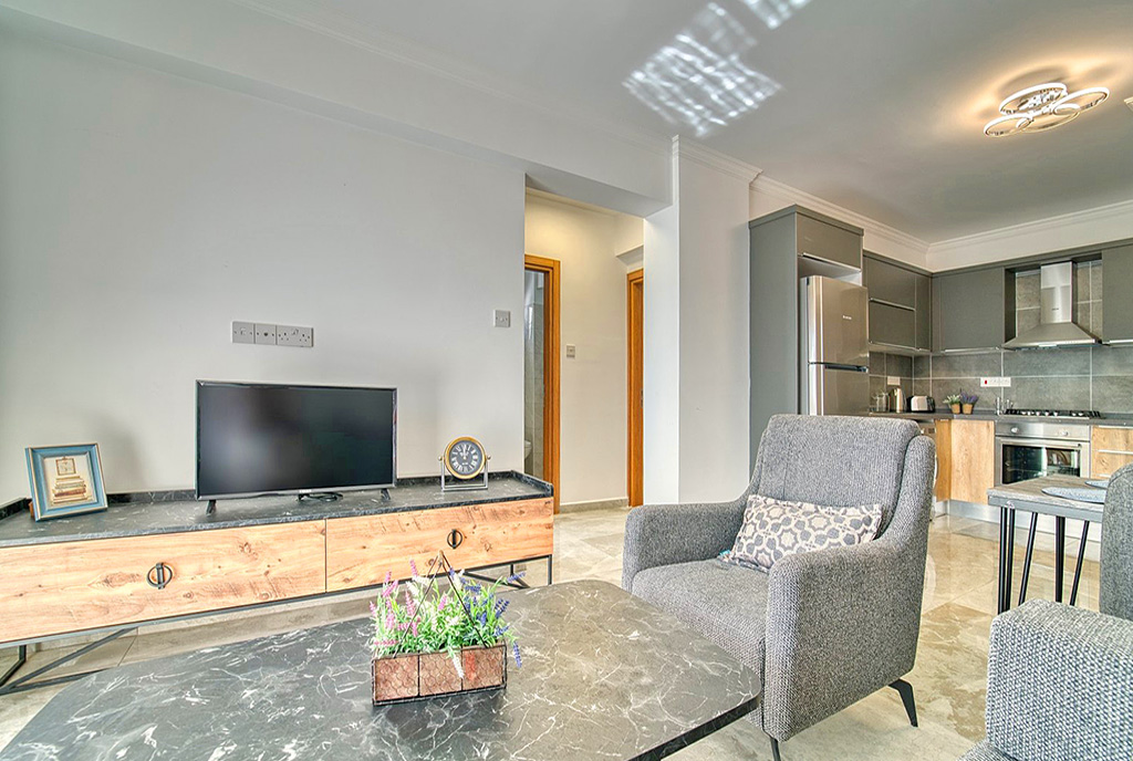 zaaranżowane w śródziemnomorskim designie wnętrze luksusowego apartamentu na sprzedaż Cypr (Iskele)