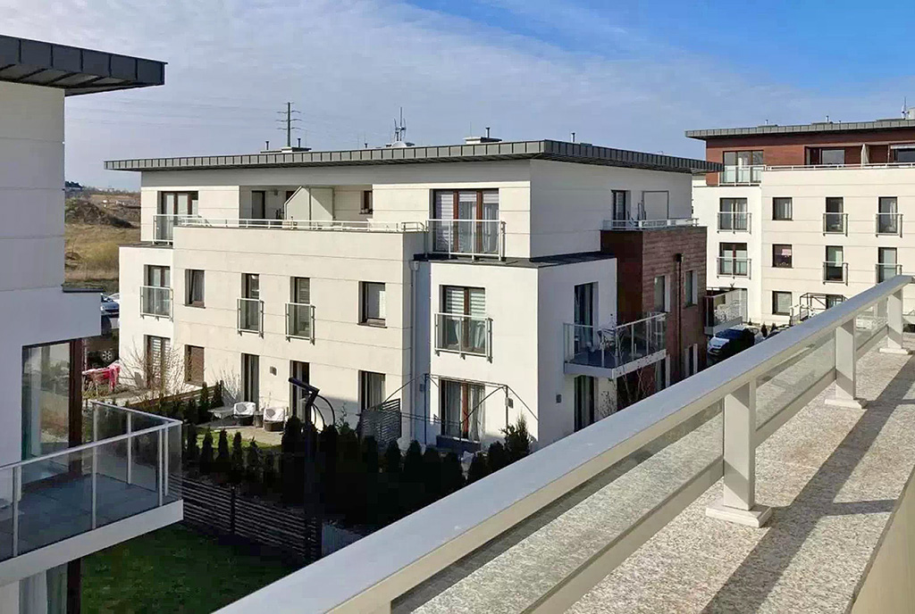 słoneczny taras przy luksusowym apartamencie do sprzedaży Gdańsk