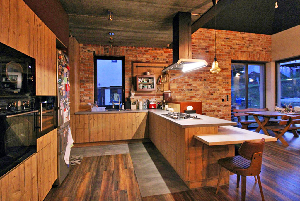 nowocześnie zaaranżowana kuchnia w ekskluzywnej willi do sprzedaży Frankfurt nad Odrą (okolice)