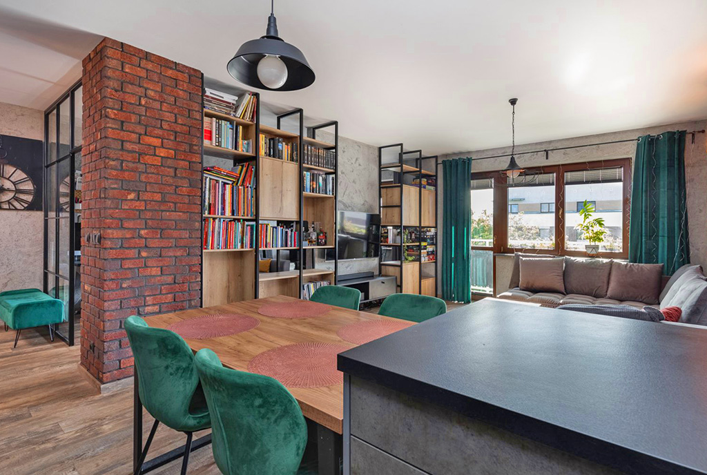 zaprojektowany w modnym stylu "loft" pokój dzienny w luksusowym apartamencie na sprzedaż Szczecin