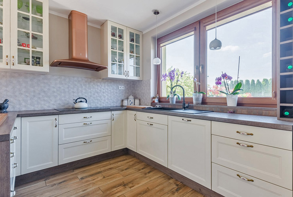 zabudowana kuchnia w luksusowej willi na sprzedaż Gdańsk (okolice)