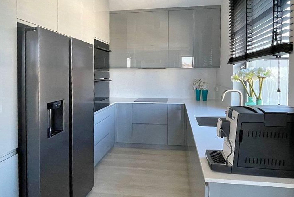 zabudowana kuchnia w ekskluzywnej willi na sprzedaż Gdańsk