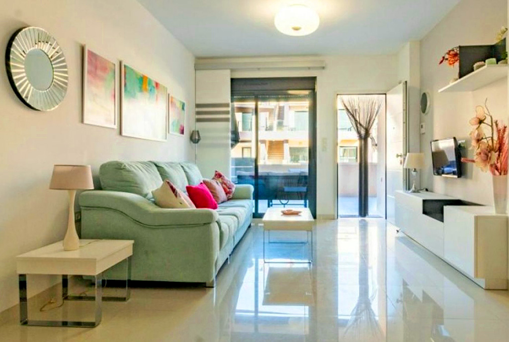 salon oraz taras przy luksusowym apartamencie na sprzedaż Hiszpania (Pilar de la Horadada)