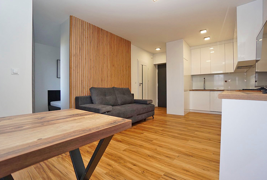 przeciwległa strona salonu w luksusowym apartamencie do wynajmu Piotrków Trybunalski