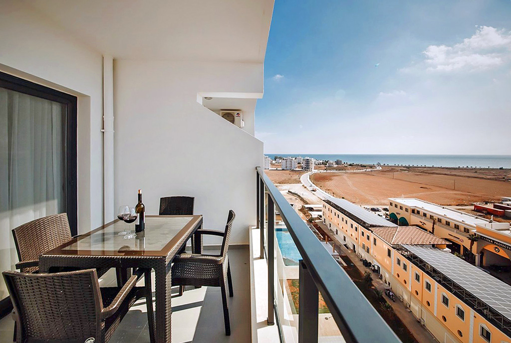widokowy balkon przy ekskluzywnym apartamencie na sprzedaż Cypr (Iskele)