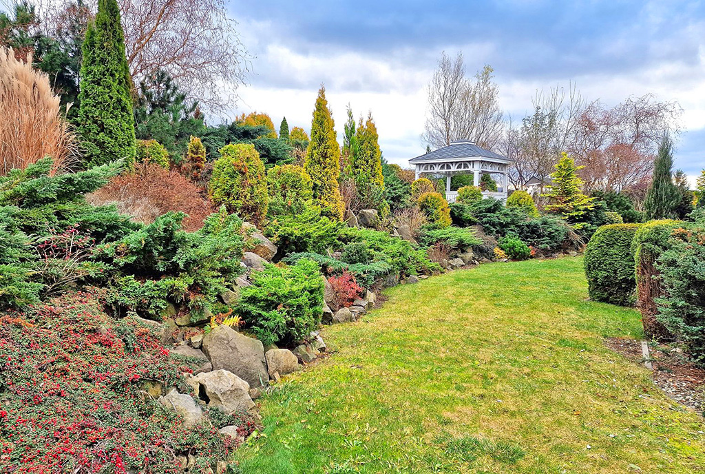 bajecznie kolorowa działka wokół luksusowej willi do sprzedaży Bielsko-Biała (okolice)