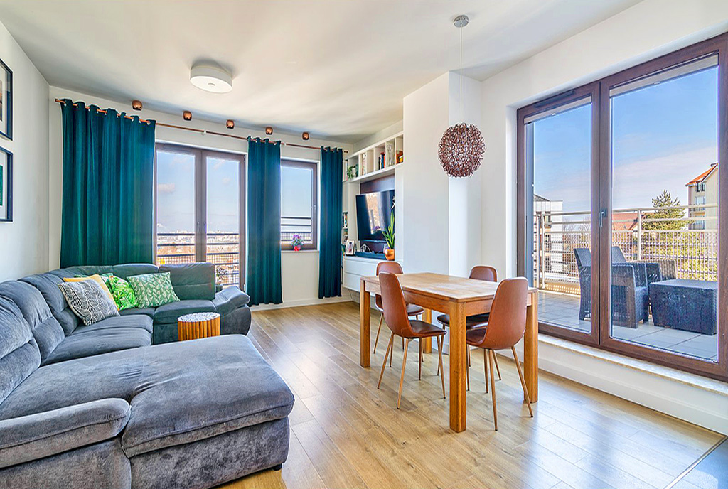 nowoczesny salon w ekskluzywnym apartamencie do sprzedaży Gdynia