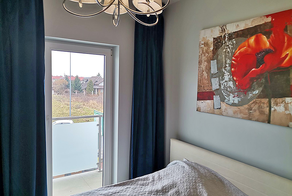 zaciszna sypialnia w ekskluzywnym apartamencie na wynajem Legnica (okolice)