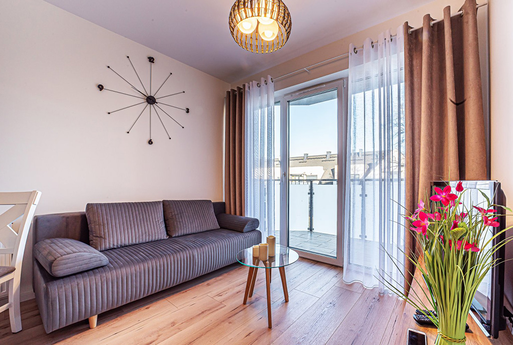 elegancki pokój gościnny w luksusowym apartamencie do wynajęcia Bolesławiec