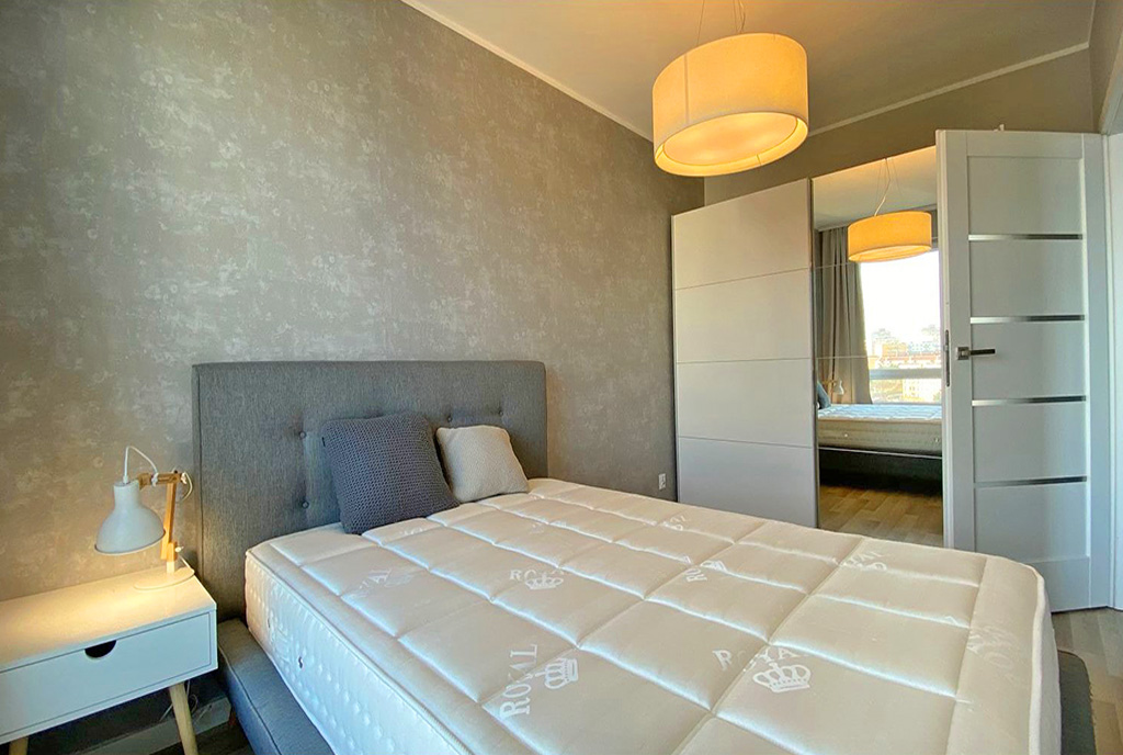 fragment sypialni w ekskluzywnym apartamencie na wynajem Szczecin