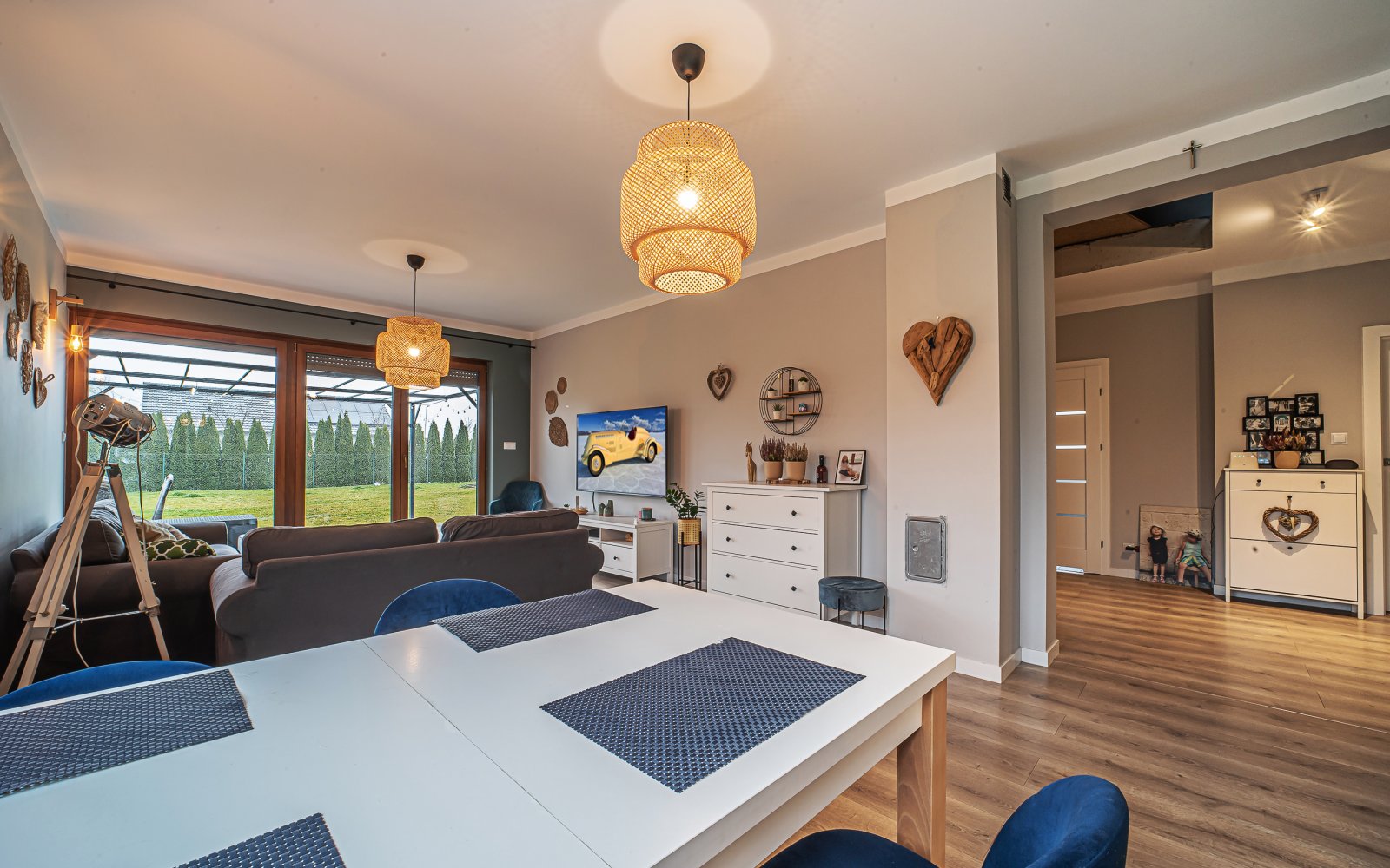 elegancki pokój dzienny w ekskluzywnej willi do sprzedaży Bolesławiec (okolice)