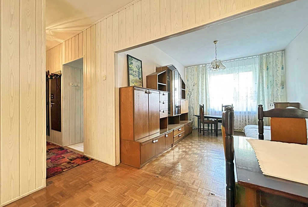 przestronny hol w ekskluzywnym apartamencie na sprzedaż Wrocław