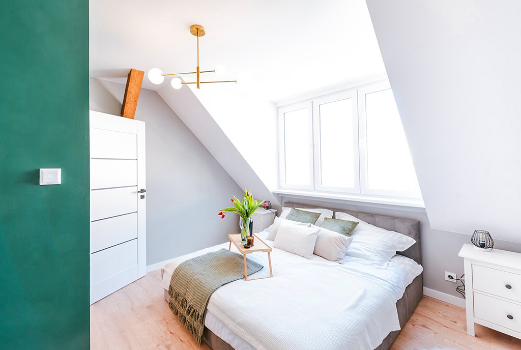elegancka sypialnia w ekskluzywnym apartamencie na wynajem Wrocław