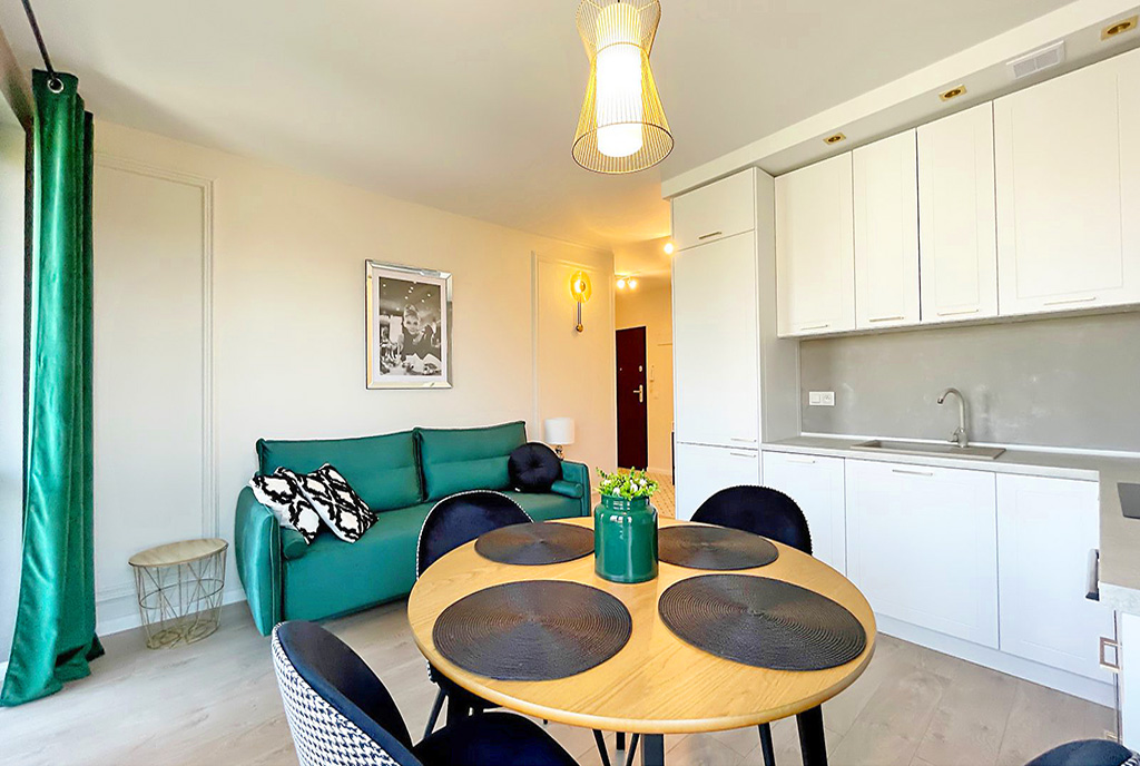 widok na jadalnię w luksusowym apartamencie do wynajmu Gorzów Wielkopolski