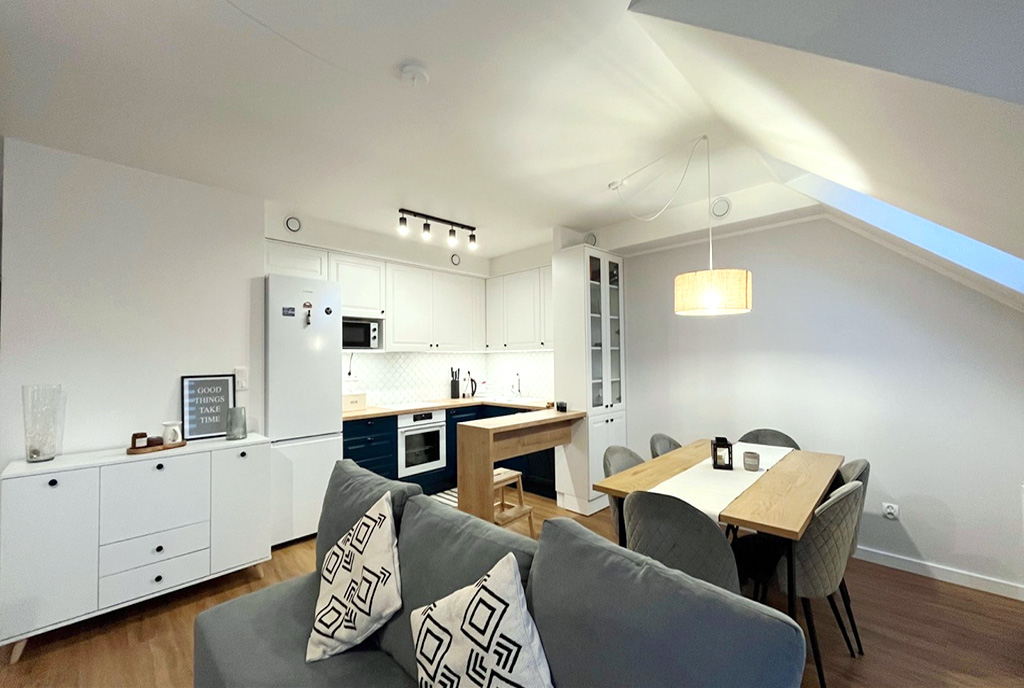 urządzona funkcjonalnie kuchnia w ekskluzywnym apartamencie do sprzedaży Mazury