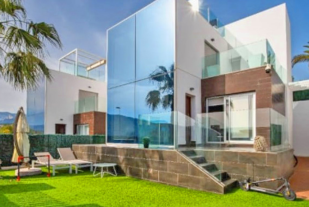 nowoczesna bryła ekskluzywnej willi do sprzedaży Hiszpania (Balcón de Finestrat)