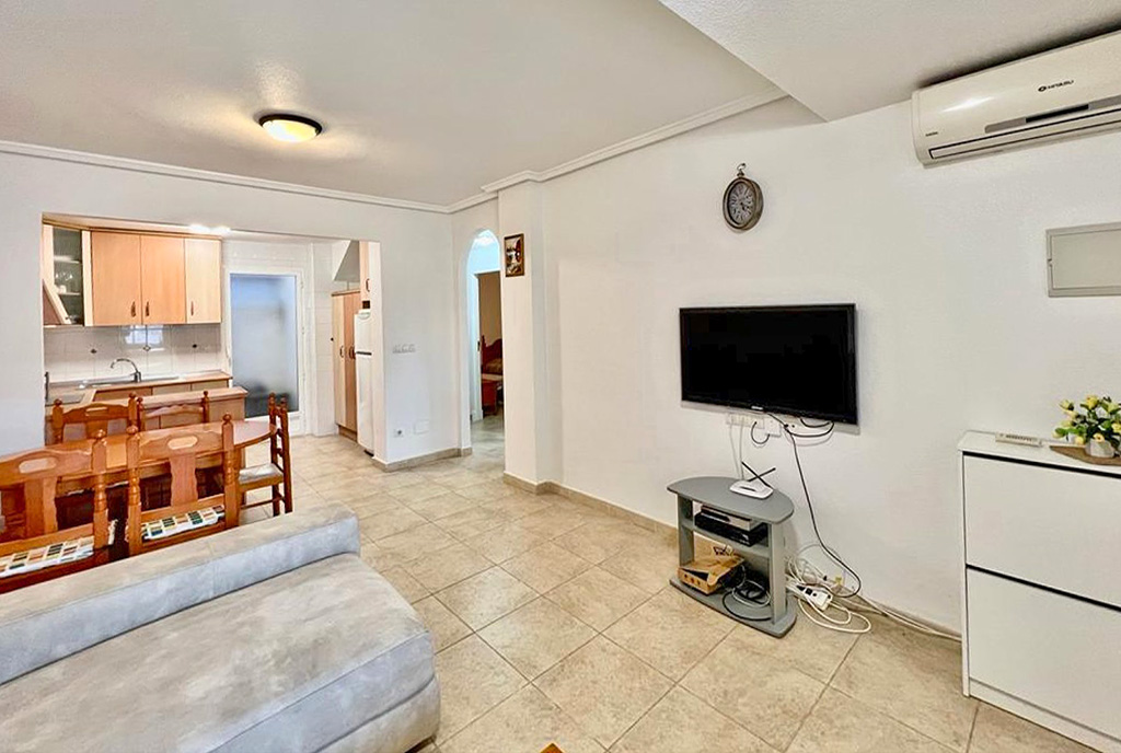 widok na salon w luksusowej willi na sprzedaż Hiszpania (Nueva Torrevieja)