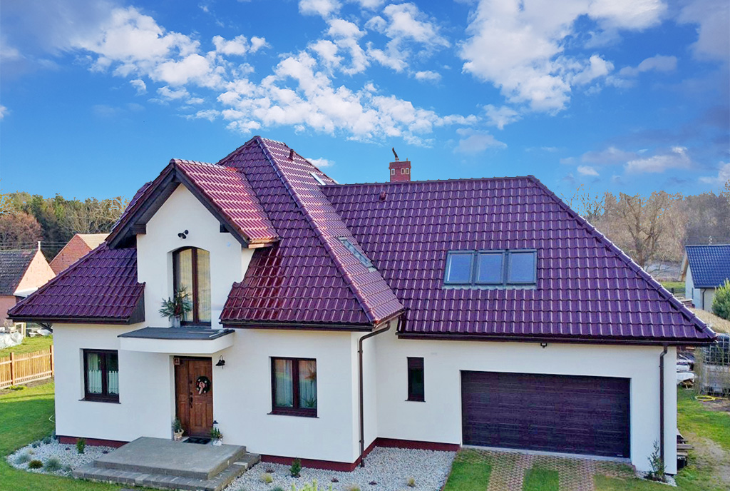 widok od przodu na luksusową willę na sprzedaż Legnica (okolice)