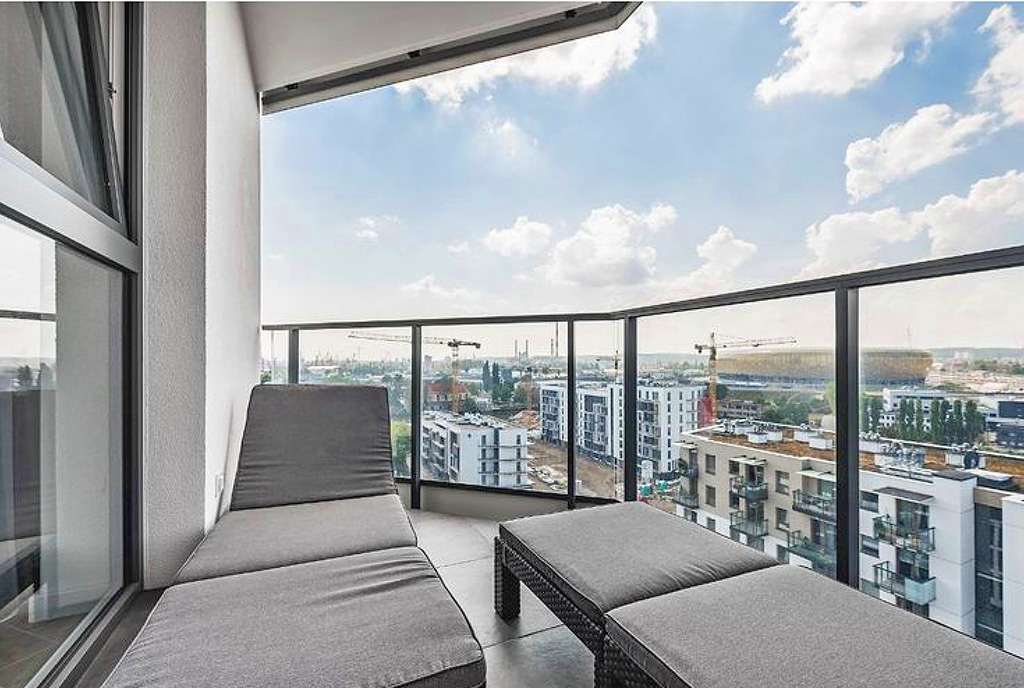 zapierający dech w piersiach widok z balkonu luksusowego apartamentu do sprzedaży Gdańsk