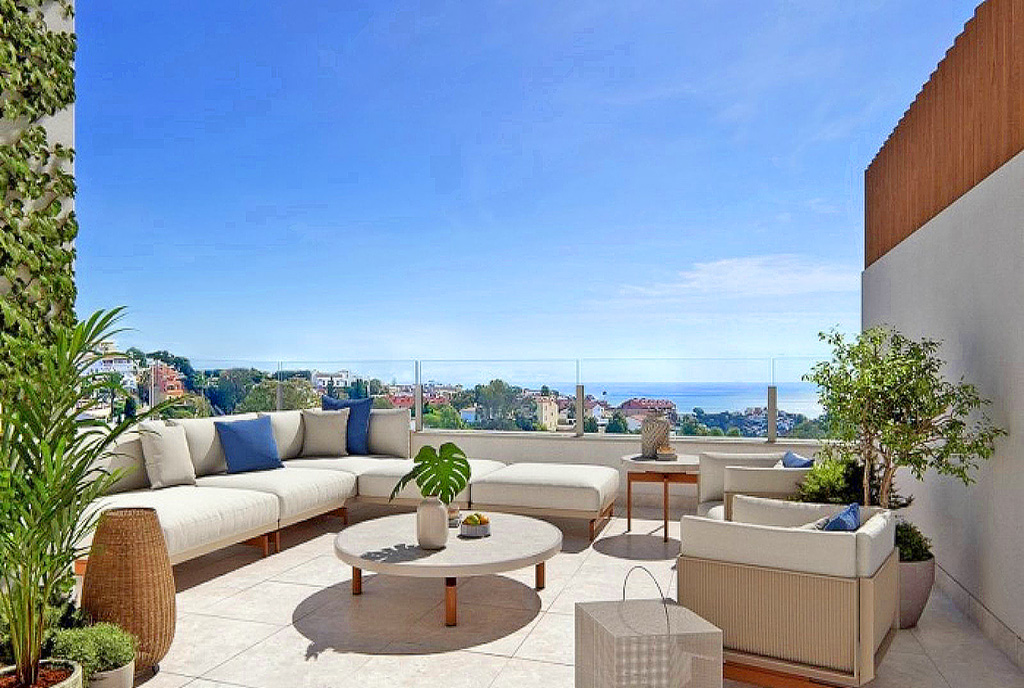 przestronny taras przy luksusowym apartamencie na sprzedaż Hiszpania (Torreblanca)