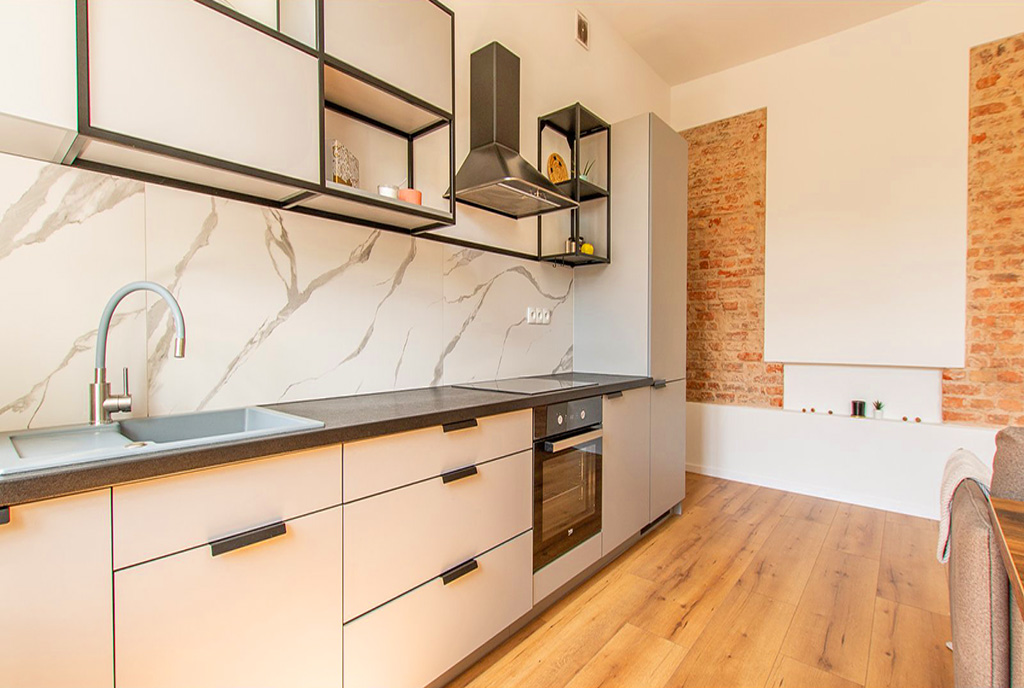 zabudowana kuchnia w ekskluzywnym apartamencie na sprzedaż Poznań