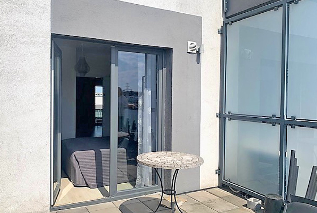 fragment tarasu przy ekskluzywnym apartamencie na wynajem Wrocław