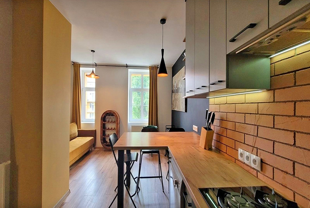 widok na jadalnię w luksusowym apartamencie na wynajem Wrocław