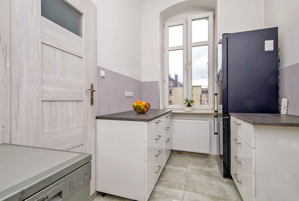 funkcjonalnie urządzona kuchnia w ekskluzywnym apartamencie na sprzedaż Katowice (okolice)