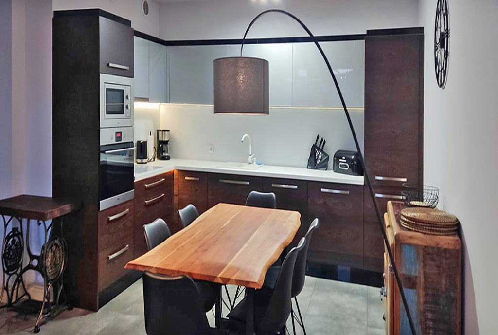 funkcjonalna jadalnia w luksusowym apartamencie do sprzedaży Wisła