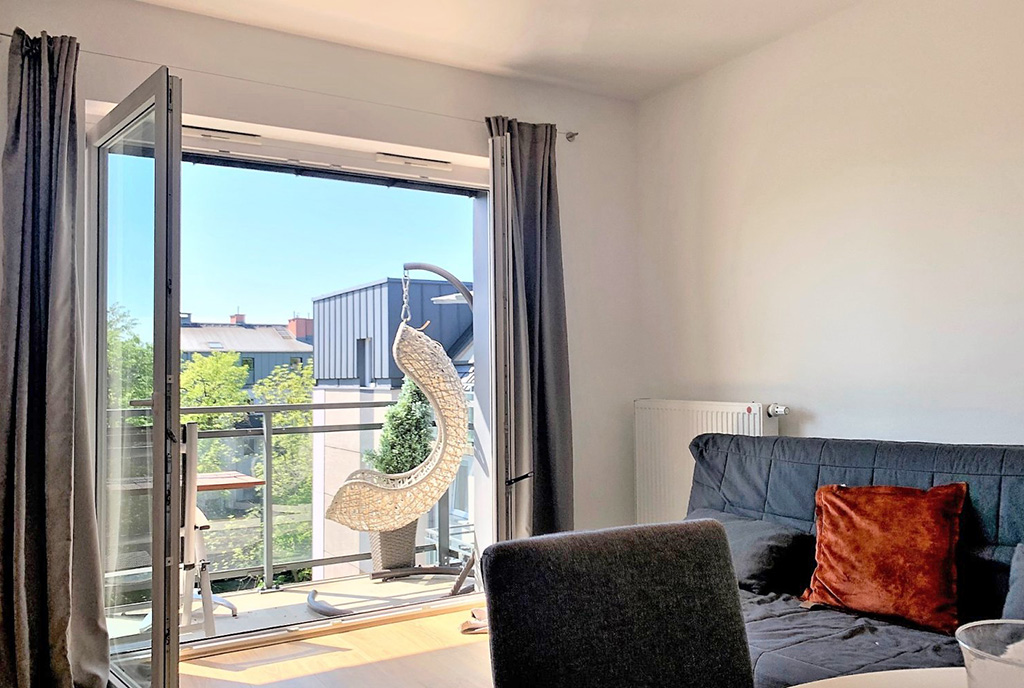 zbliżenie na taras przy salonie luksusowego apartamentu do wynajmu Wrocław