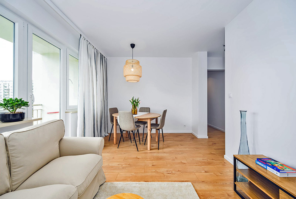 widok na jadalnię w ekskluzywnym apartamencie na sprzedaż Gdańsk