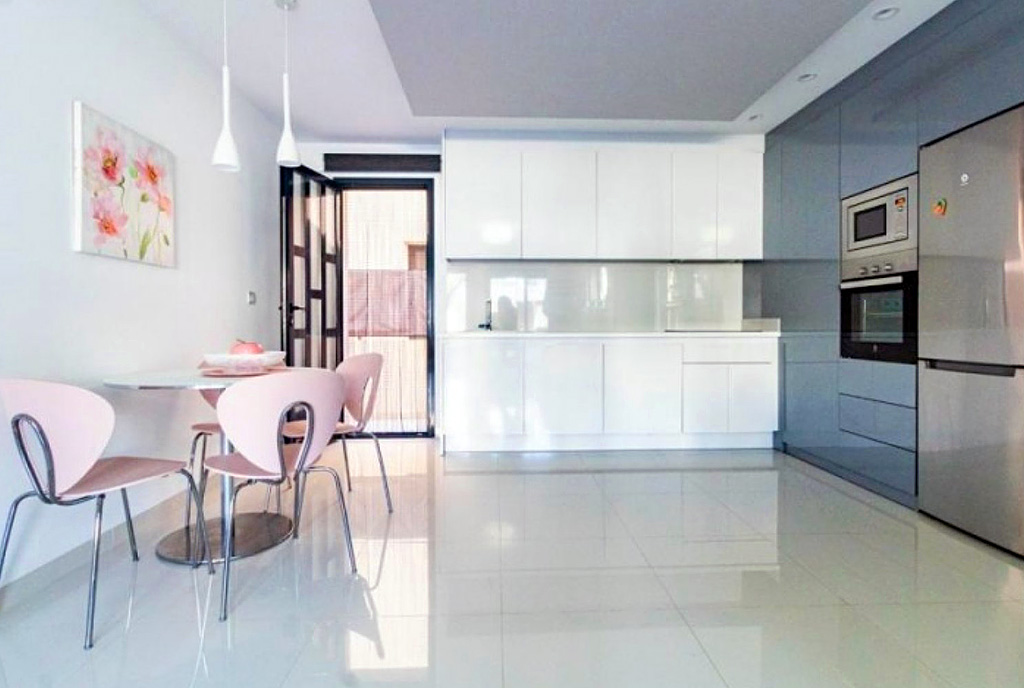 designerska kuchnia w luksusowym apartamencie na sprzedaż Hiszpania (Pilar de la Horadada)