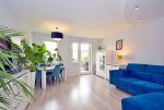 przestronny salon w ekskluzywnym apartamencie do sprzedaży Lublin (okolice)