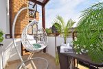 słoneczny balkon przy luksusowym apartamencie na sprzedaż Lublin (okolice)