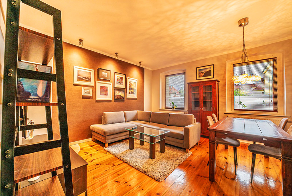 kameralny salon w ekskluzywny apartamencie do wynajęcia Bolesławiec