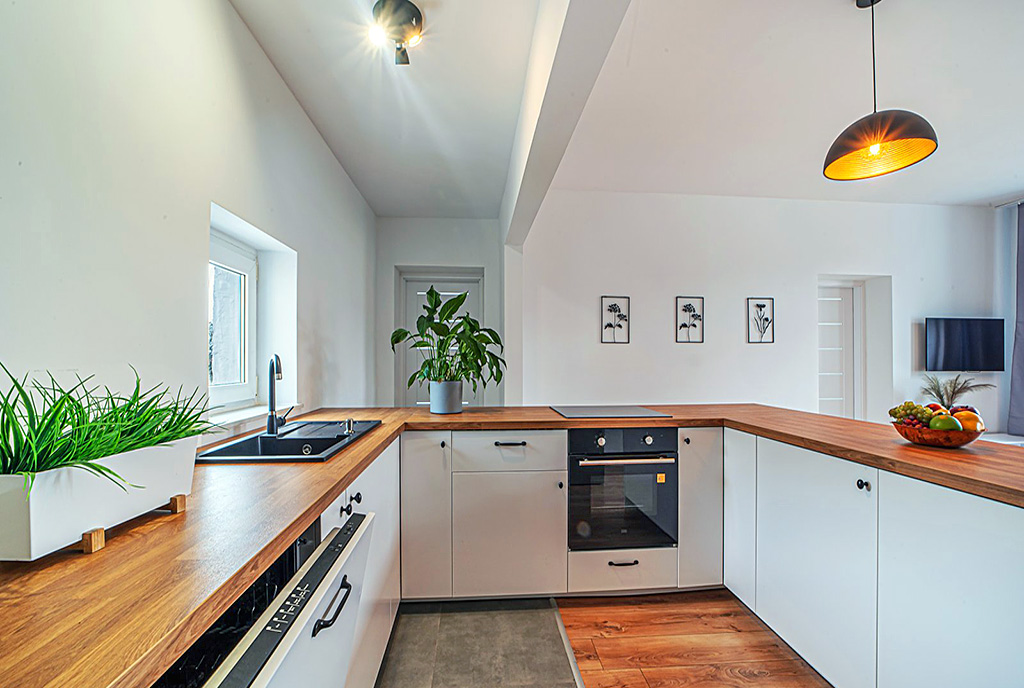 nowocześnie zabudowana kuchnia w luksusowym apartamencie na sprzedaż Bolesławiec