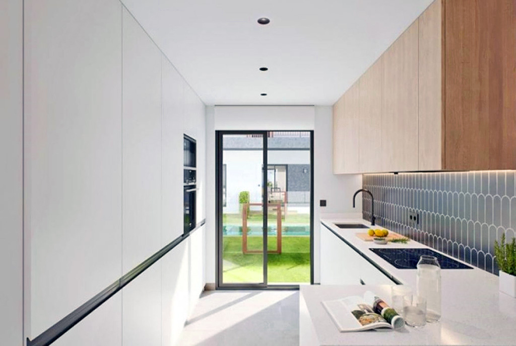 zadbana kuchnia w luksusowym apartamencie do sprzedaży Hiszpania (Punta Prima, Orihuela Costa)