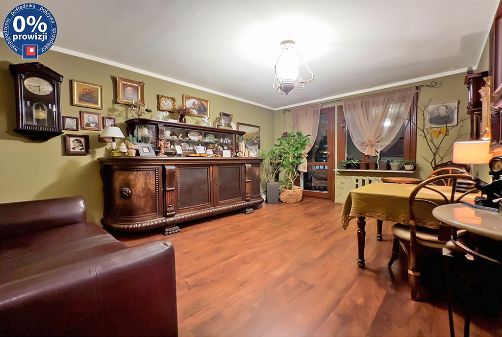 zaprojektowany w klasycznym stylu salon w ekskluzywnym apartamencie do sprzedaży Katowice (okolice)
