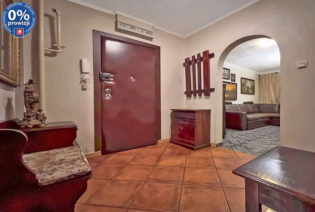 funkcjonalny hol w luksusowym apartamencie na sprzedaż Katowice (okolice)