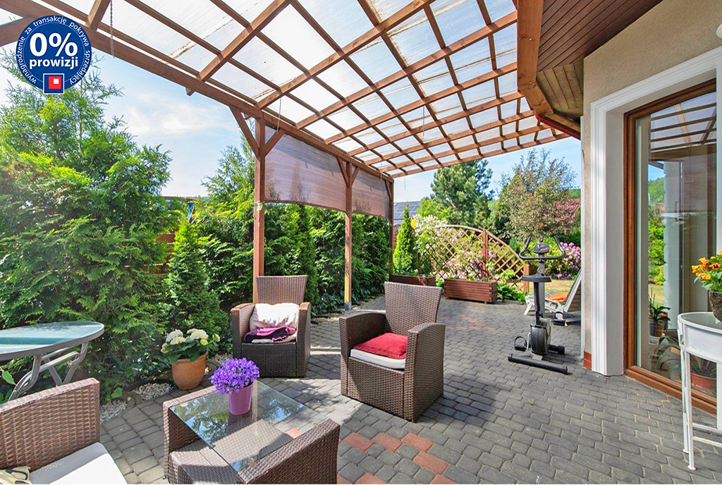 imponujący taras przy luksusowej willi na sprzedaż Gdynia (okolice)