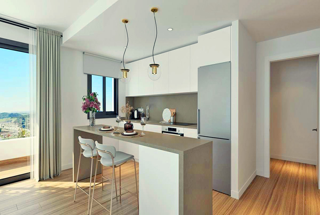 widok z salonu na aneks kuchenny w luksusowym apartamencie na sprzedaż Hiszpania (Estepona)
